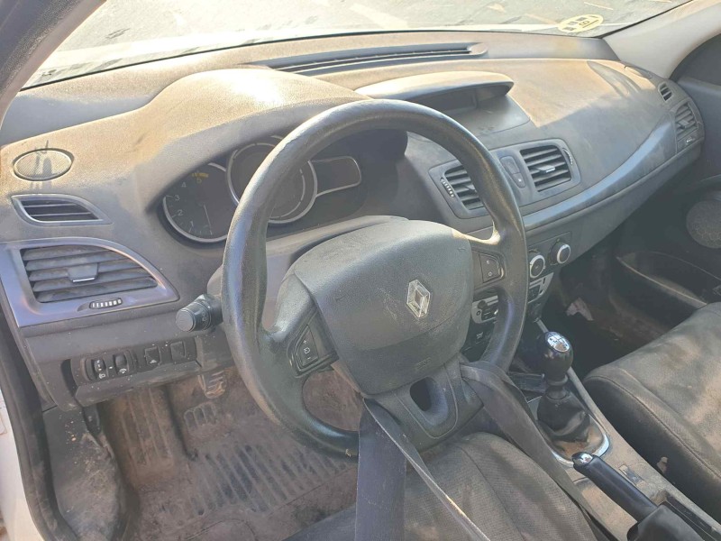 renault megane iii berlina 5 p del año 2014