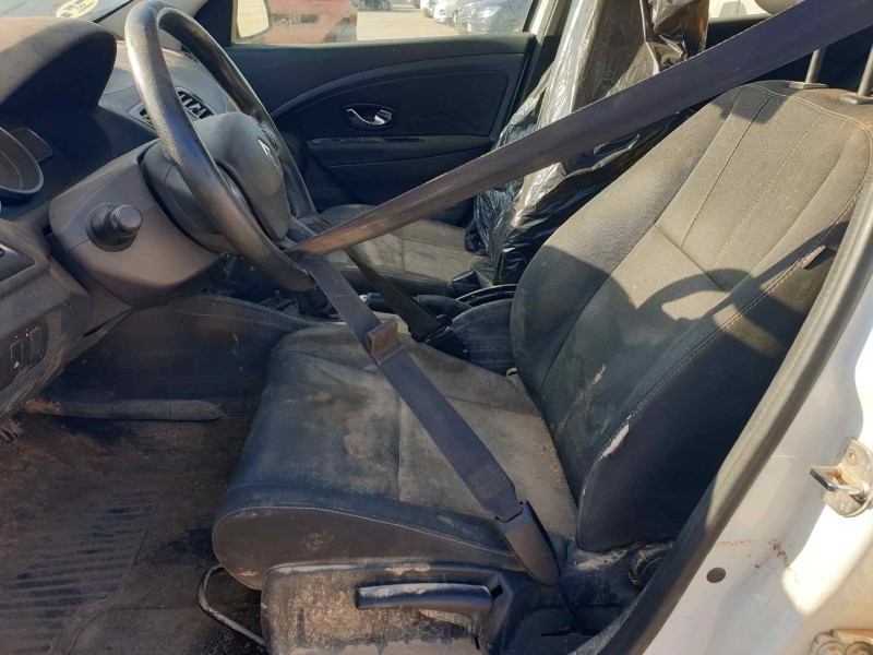 renault megane iii berlina 5 p del año 2014