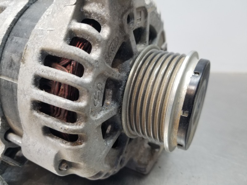 Recambio de alternador para hyundai kona suv referencia OEM IAM 3730004950  