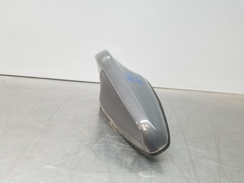 Recambio de antena para hyundai kona suv referencia OEM IAM 96210J9510R3G  