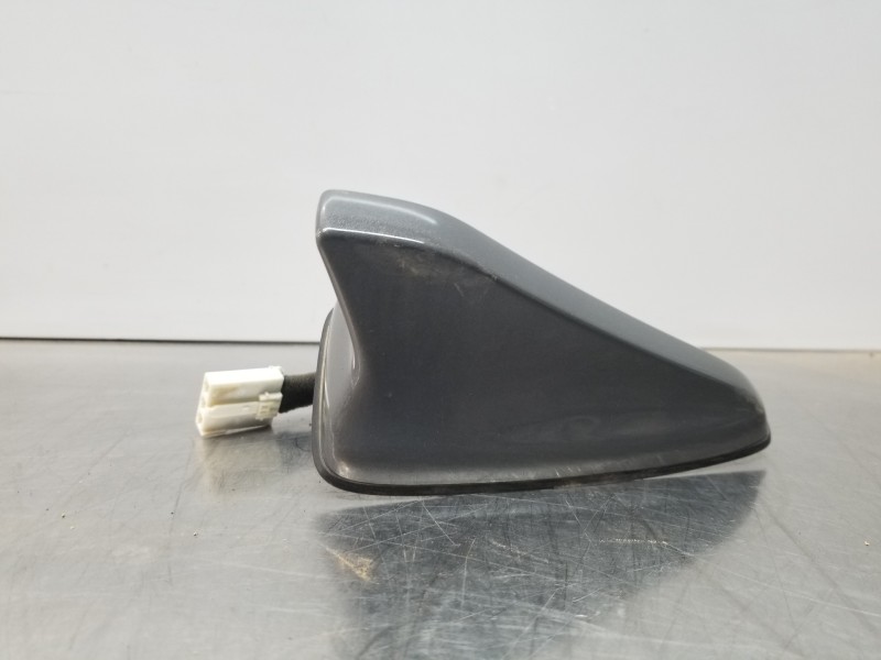 Recambio de antena para hyundai kona suv referencia OEM IAM 96210J9510R3G  