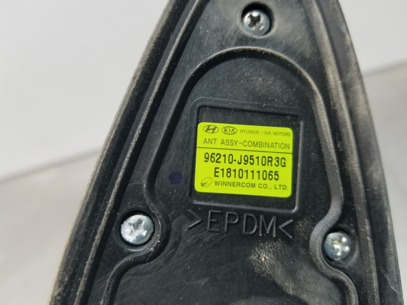 Recambio de antena para hyundai kona suv referencia OEM IAM 96210J9510R3G  