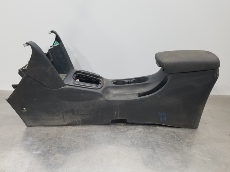 Recambio de apoyabrazos central para hyundai kona suv referencia OEM IAM 84660J9000TRY 84611J9000TRY 