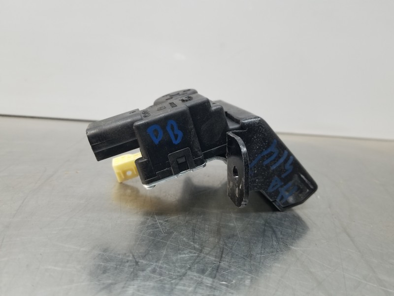 Recambio de cerradura maletero / porton para hyundai kona suv referencia OEM IAM 81230J9000  