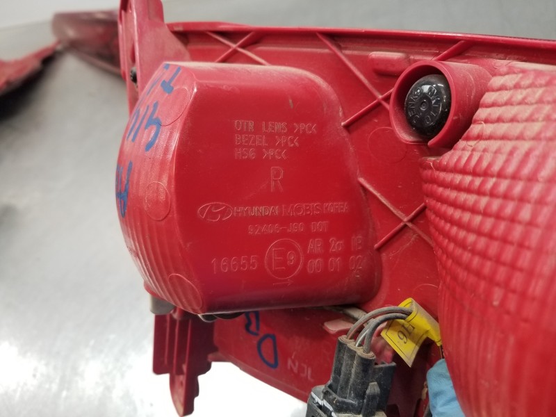 Recambio de piloto trasero derecho para hyundai kona suv referencia OEM IAM 92406J9000  