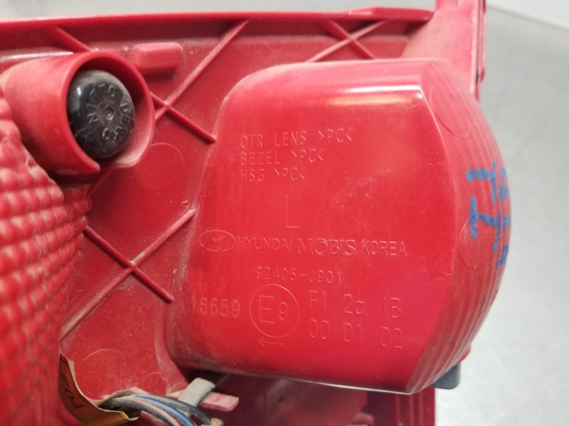 Recambio de piloto trasero izquierdo para hyundai kona suv referencia OEM IAM 92405J9010  