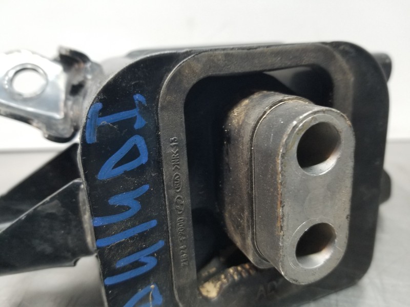 Recambio de soporte motor izquierdo para hyundai kona suv referencia OEM IAM 21824F2000  