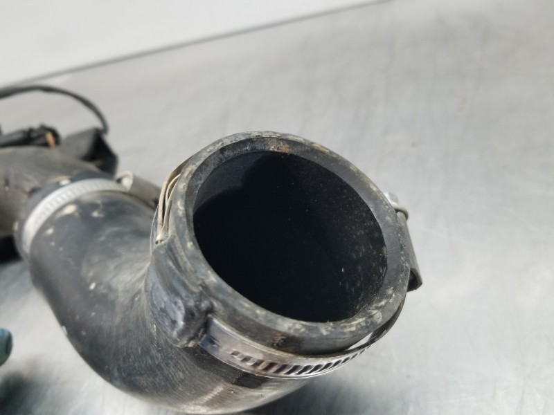 Recambio de tubo presion turbocompresor para hyundai kona suv referencia OEM IAM 2828704550 2828604560 