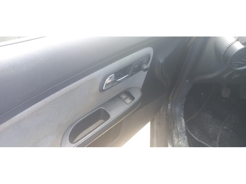 seat ibiza (6l1) del año 2003