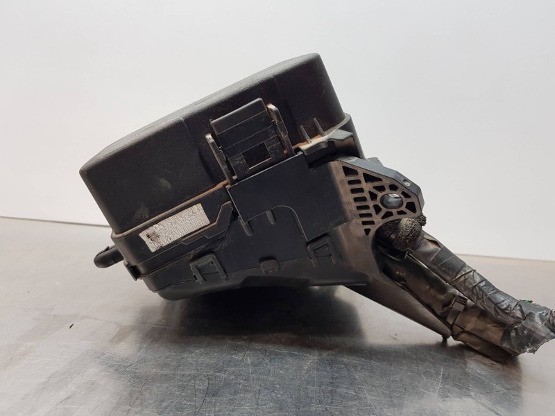 Recambio de caja reles / fusibles para hyundai kona suv referencia OEM IAM 91203J9271  