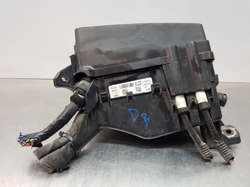 Recambio de caja reles / fusibles para hyundai kona suv referencia OEM IAM 91203J9271  