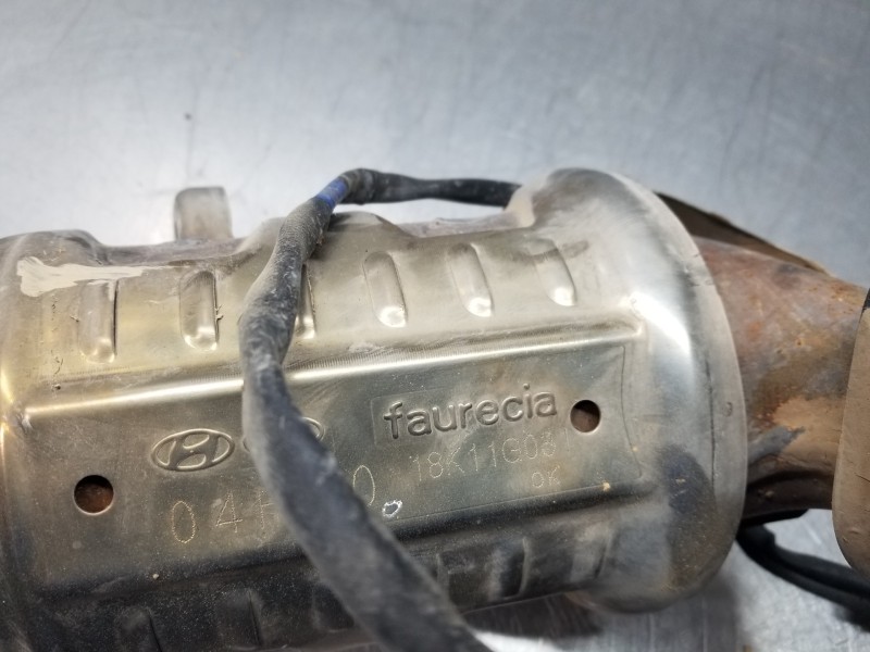 Recambio de catalizador para hyundai kona suv referencia OEM IAM 2853004HC0  
