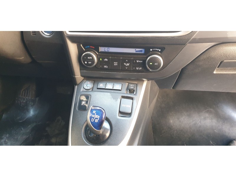 toyota auris touring sports (e18) del año 2014