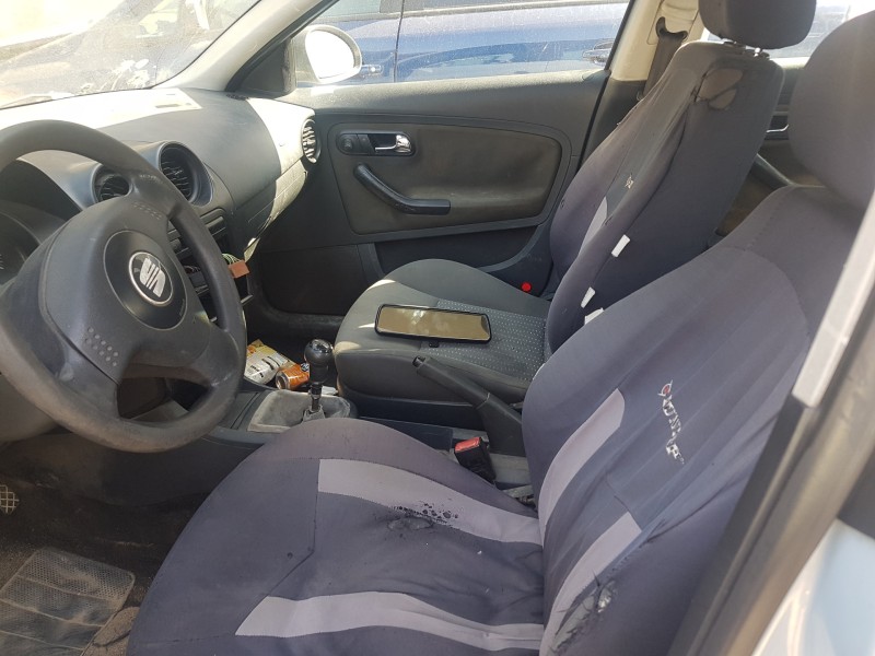 seat ibiza (6l1) del año 2004