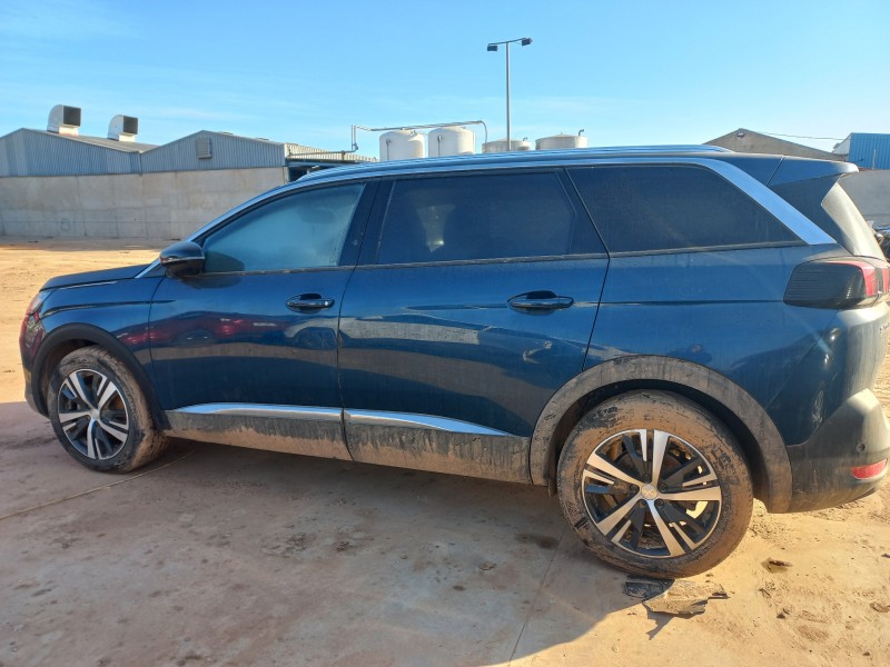 peugeot 5008 del año 2023