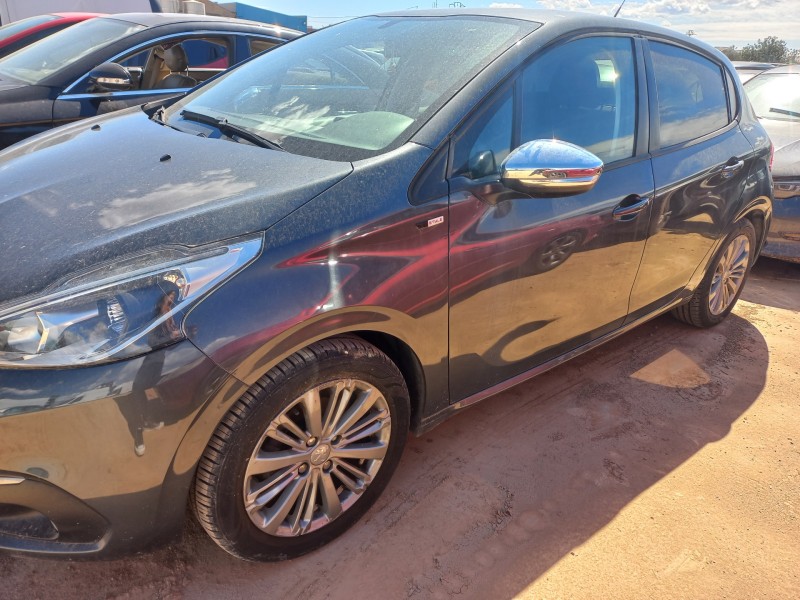 peugeot 208 del año 1950