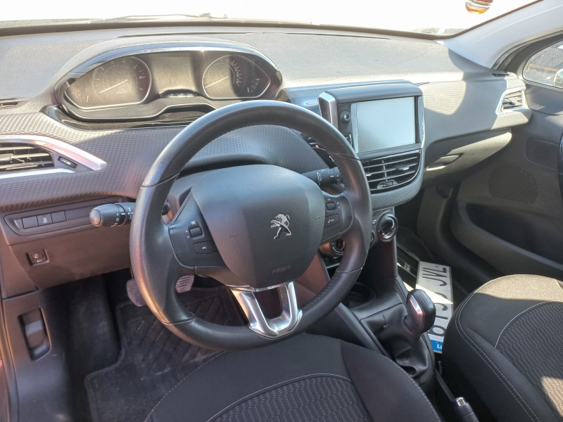 peugeot 208 del año 1950