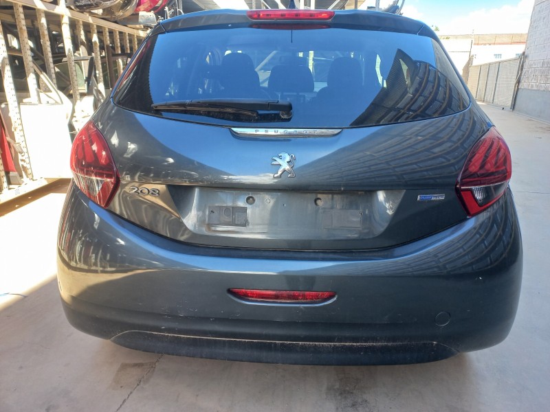 peugeot 208 del año 1950