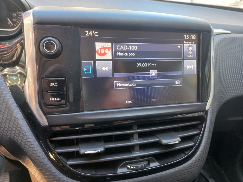 peugeot 208 del año 1950