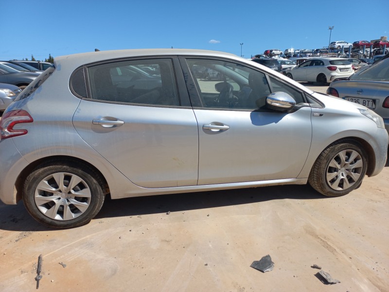 peugeot 208 del año 2014