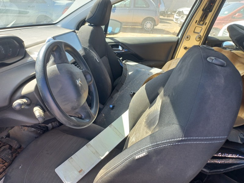 peugeot 208 del año 2014