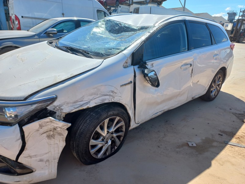 toyota auris touring sports (e18) del año 2015