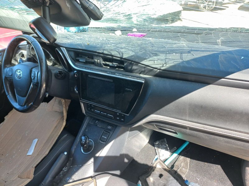 toyota auris touring sports (e18) del año 2015