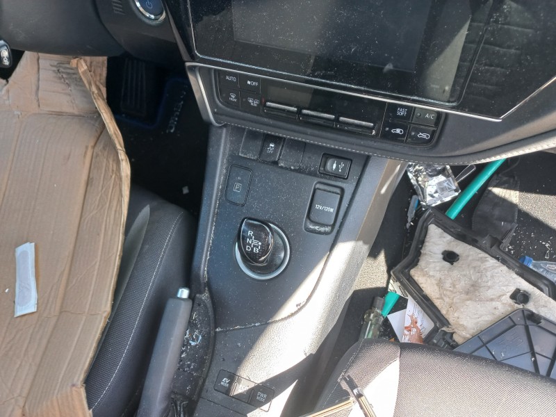 toyota auris touring sports (e18) del año 2015