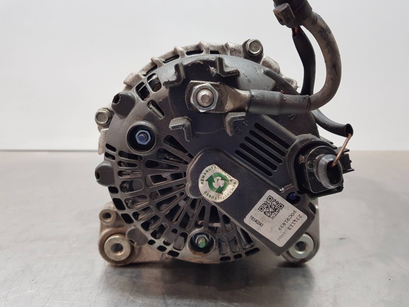 Recambio de alternador para volkswagen caddy ocio trendline referencia OEM IAM 03L903023L  