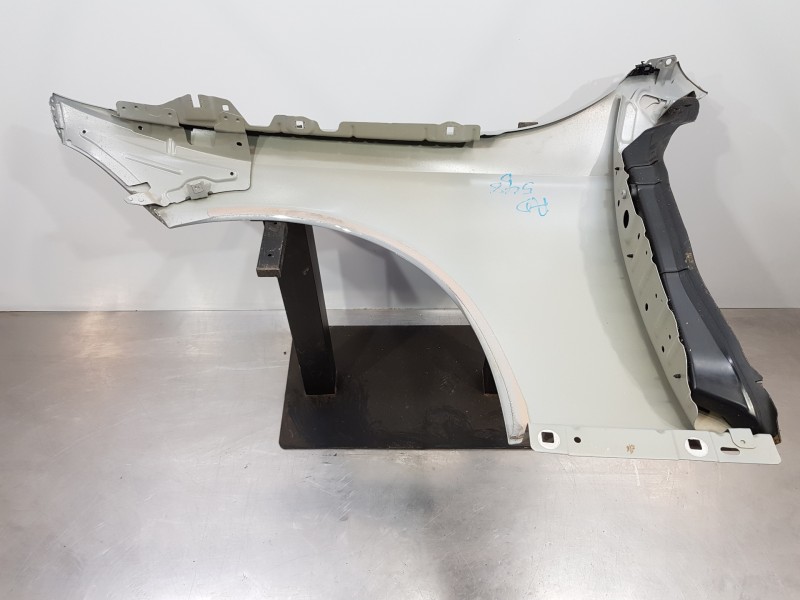 Recambio de aleta delantera derecha para mercedes clase c (w206) 220 d referencia OEM IAM A2368807200  