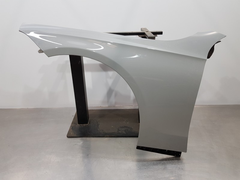 Recambio de aleta delantera izquierda para mercedes clase c (w206) 220 d referencia OEM IAM A2368807100  