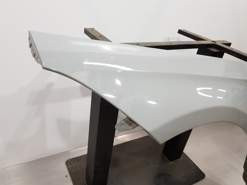 Recambio de aleta delantera izquierda para mercedes clase c (w206) 220 d referencia OEM IAM A2368807100  