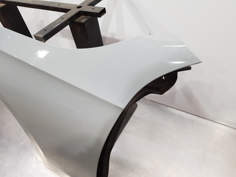 Recambio de aleta delantera izquierda para mercedes clase c (w206) 220 d referencia OEM IAM A2368807100  