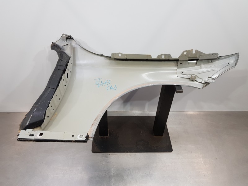 Recambio de aleta delantera izquierda para mercedes clase c (w206) 220 d referencia OEM IAM A2368807100  