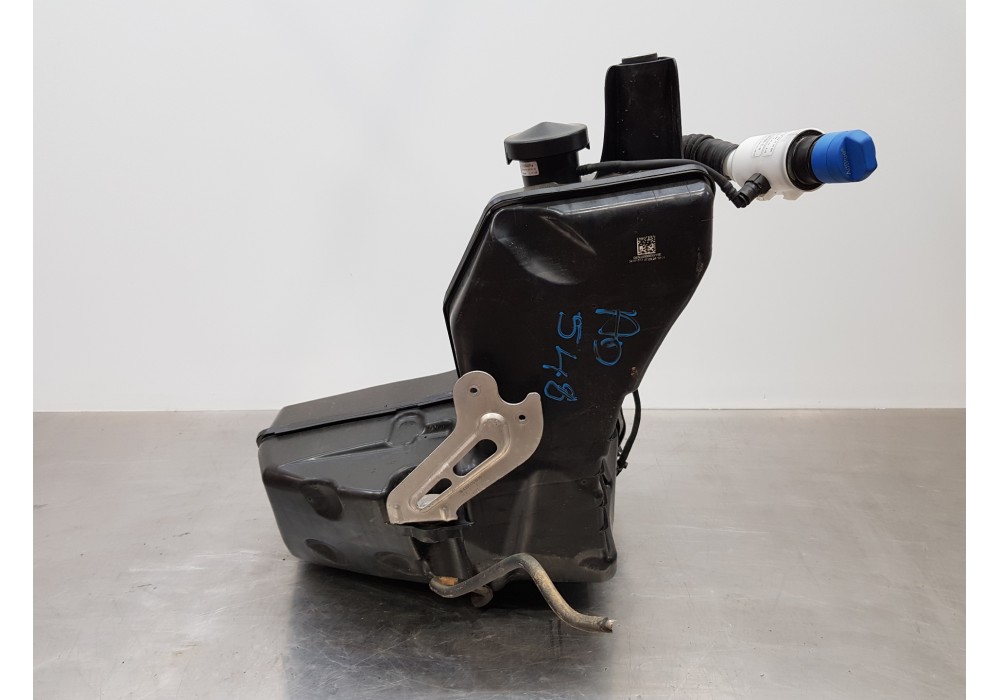 Recambio de deposito aditivo adblue fap ( deposito grande ) para mercedes clase c (w206) 220 d referencia OEM IAM A2064707402  