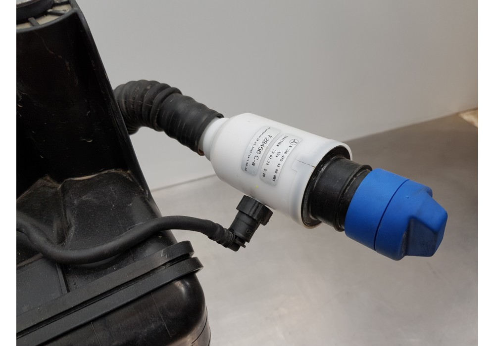 Recambio de deposito aditivo adblue fap ( deposito grande ) para mercedes clase c (w206) 220 d referencia OEM IAM A2064707402  