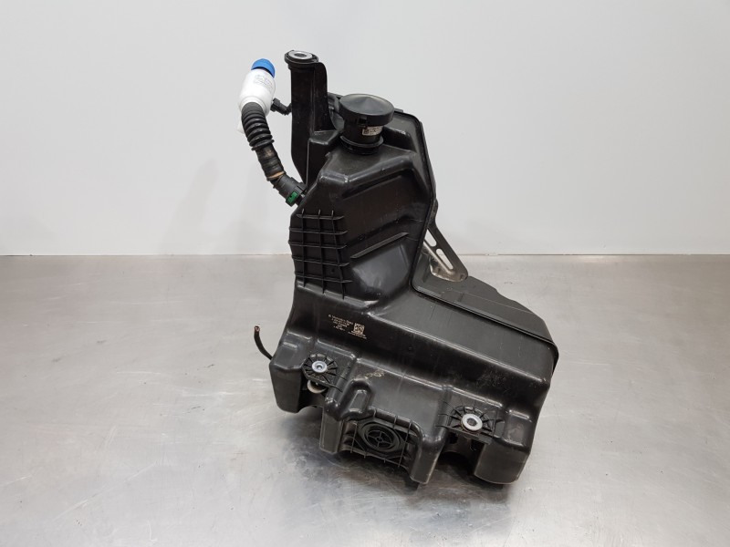Recambio de deposito aditivo adblue fap ( deposito grande ) para mercedes clase c (w206) 220 d referencia OEM IAM A2064707402  
