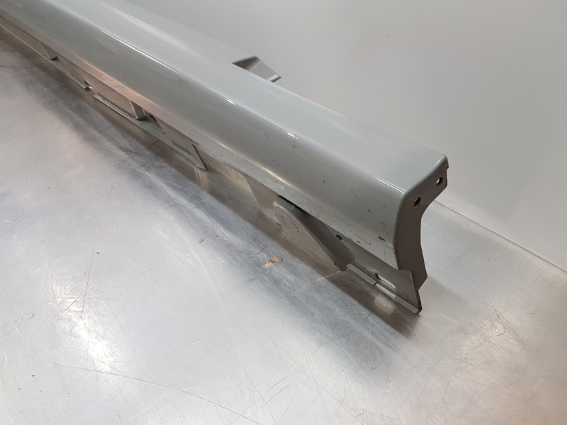 Recambio de faldon lateral para mercedes clase c (w206) 220 d referencia OEM IAM A23669802009999 A2366980200 