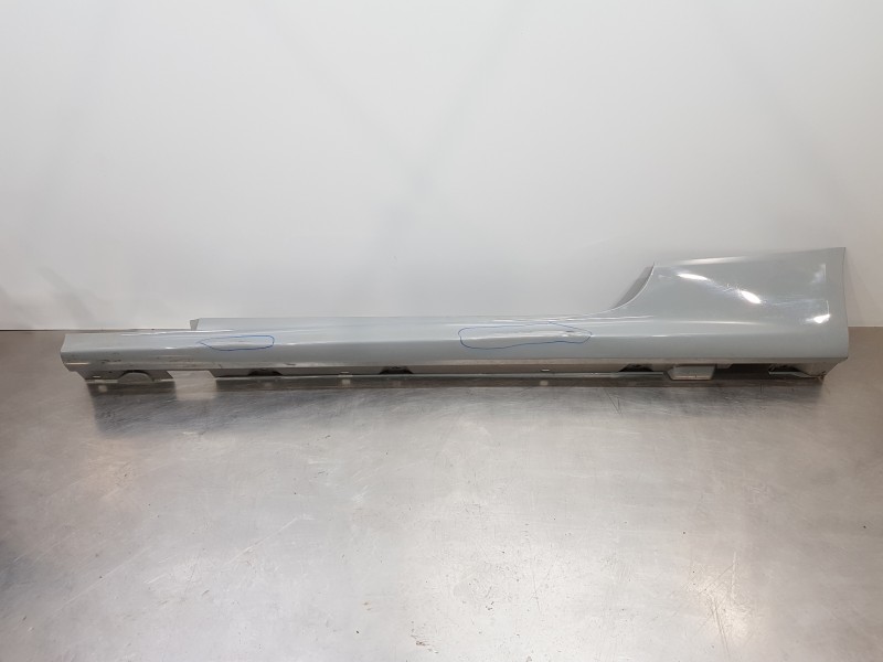 Recambio de faldon lateral para mercedes clase c (w206) 220 d referencia OEM IAM A23669801009999 A2366980100 