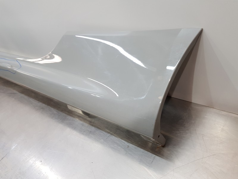 Recambio de faldon lateral para mercedes clase c (w206) 220 d referencia OEM IAM A23669801009999 A2366980100 