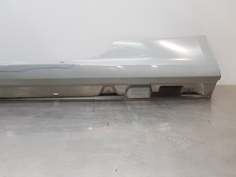 Recambio de faldon lateral para mercedes clase c (w206) 220 d referencia OEM IAM A23669801009999 A2366980100 