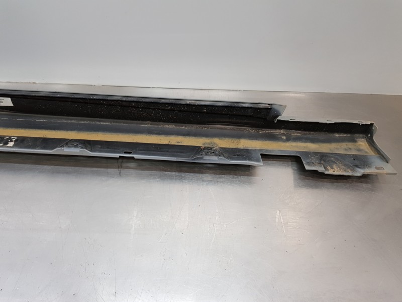 Recambio de faldon lateral para mercedes clase c (w206) 220 d referencia OEM IAM A23669801009999 A2366980100 