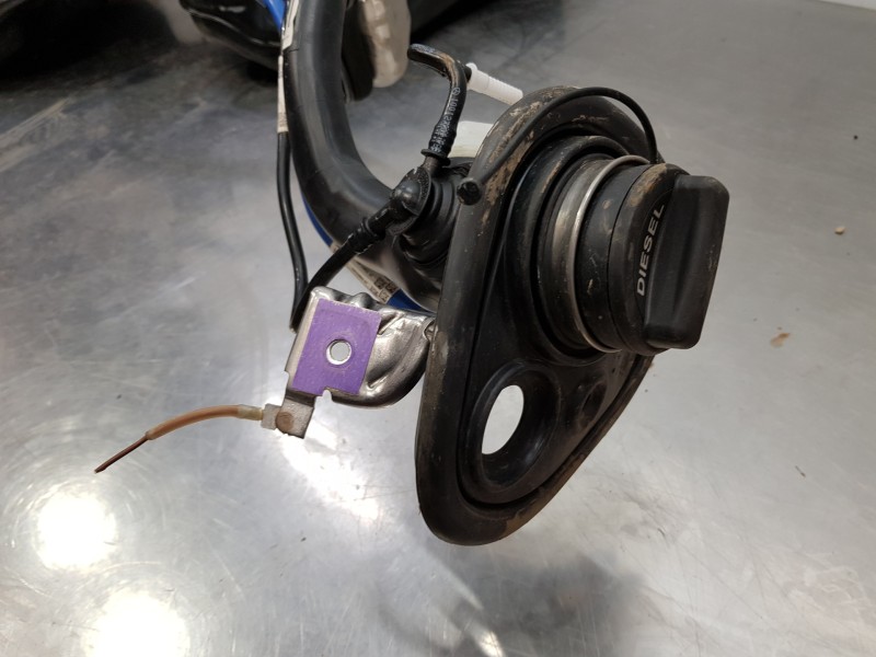 Recambio de deposito combustible para mercedes clase c (w206) 220 d referencia OEM IAM A2064705902 2064705502 A2064705502