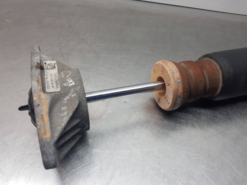 Recambio de amortiguador trasero izquierdo para bmw x2 (f39) xdrive referencia OEM IAM 33506888464 33526888464 