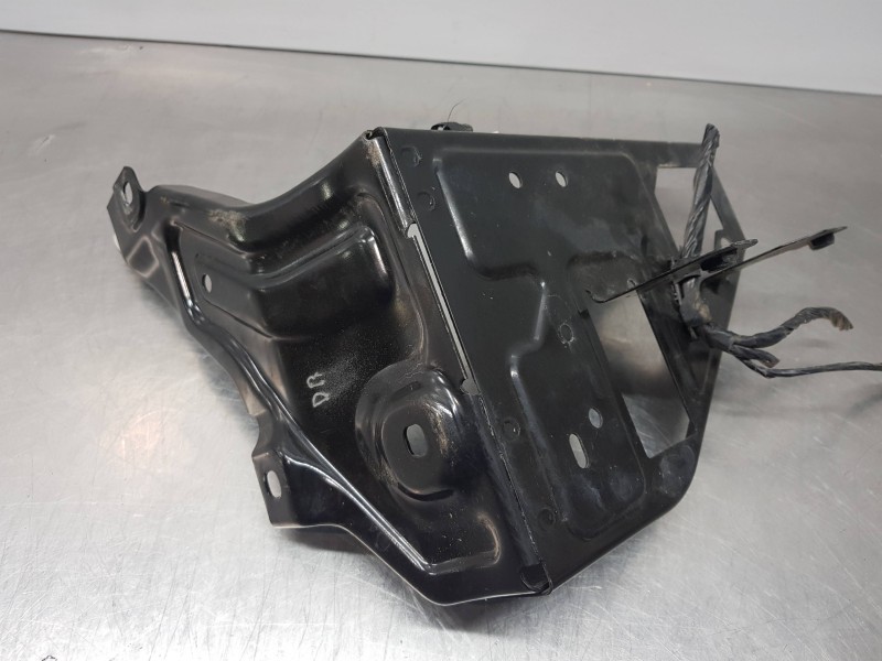 Recambio de soporte faro derecho para bmw x2 (f39) xdrive referencia OEM IAM 51118069092 51118069092 8069092