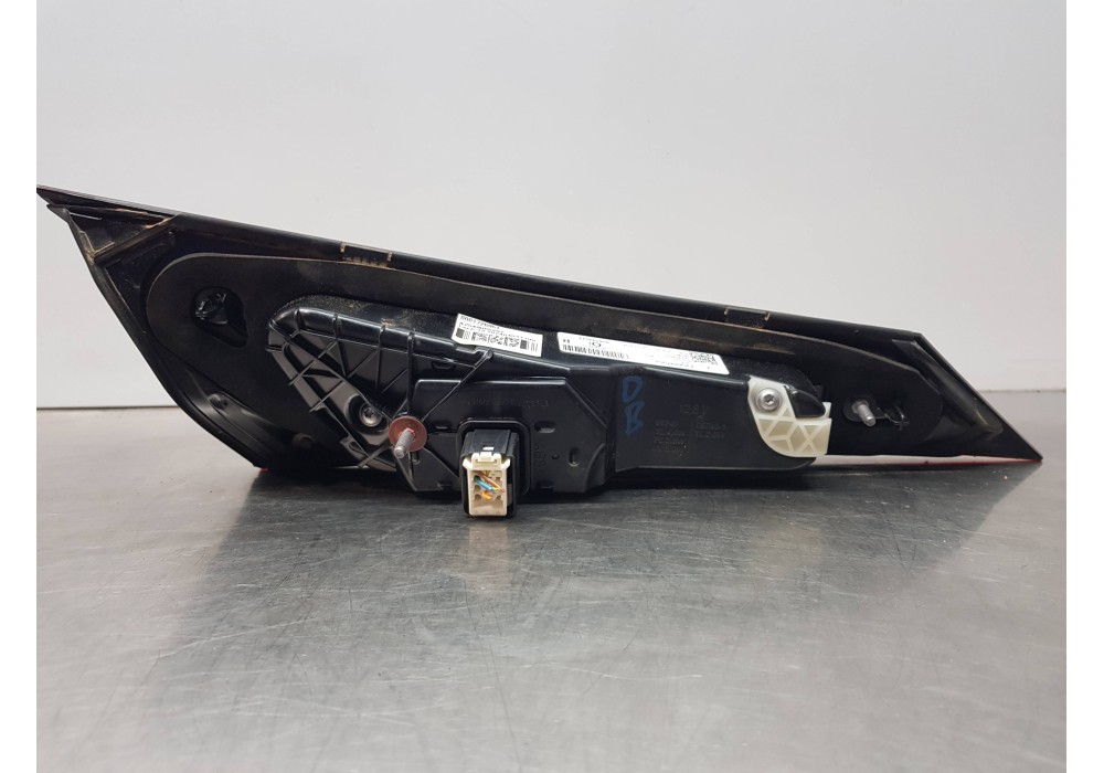 Recambio de piloto trasero derecho interior para mercedes clase c (w206) 220 d referencia OEM IAM A2549065202  