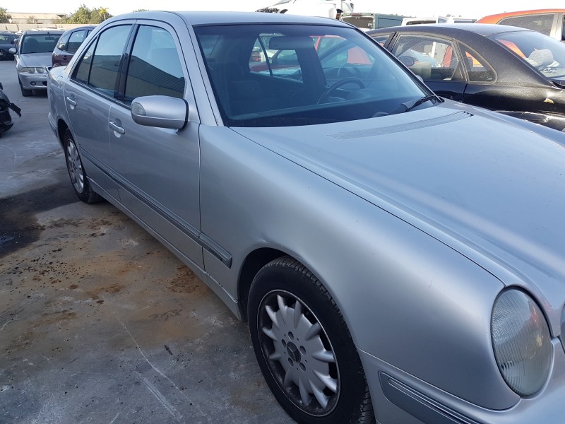 mercedes clase e (w210) berlina diesel del año 2001