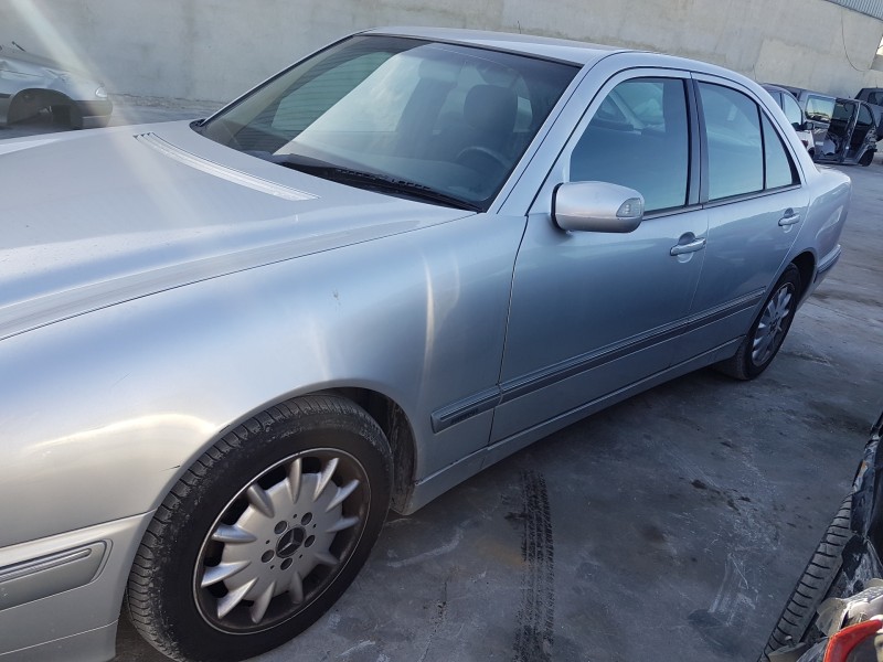 mercedes clase e (w210) berlina diesel del año 2001