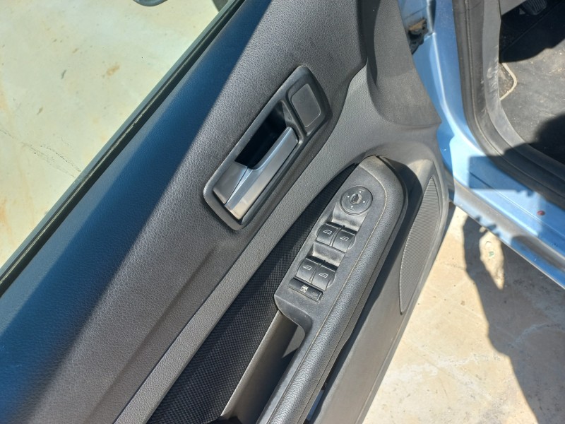 ford focus berlina (cap) del año 2006