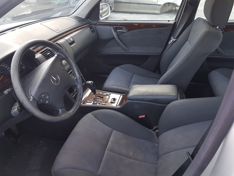 mercedes clase e (w210) berlina diesel del año 2001